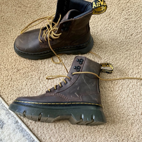 Dr. Martens Tarik Women’s size 7 boot - Picture 3 of 4